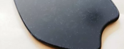 Gua Sha en Jade Noir – Raffermissant Visage et Corps